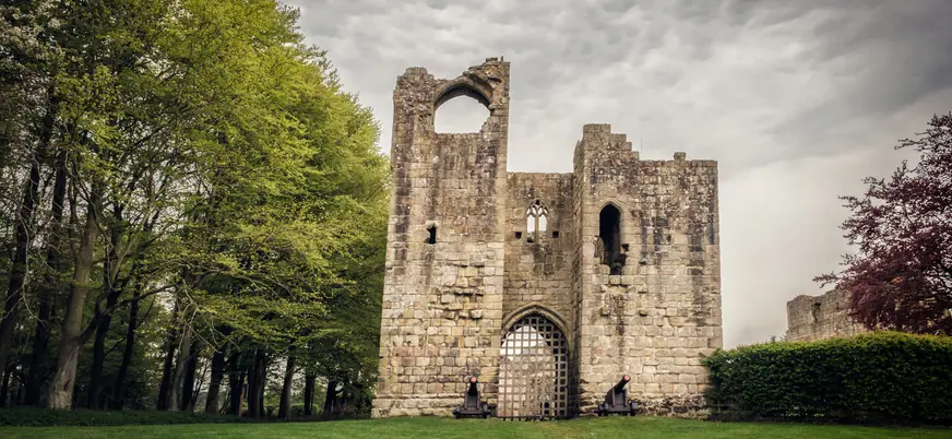 Ruinas del Castillo de Etal, una fortificación medieval ubicada en Northumberland,