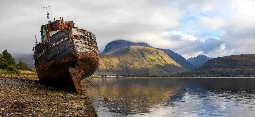 Restos del naufragio de Corpach, también conocido como el "Old Boat of Caol", 