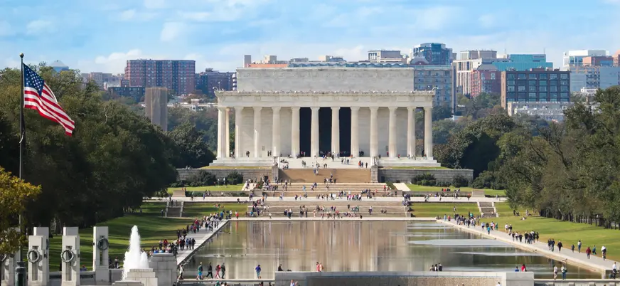 **Alt sugerido (≤80 caracteres):** Monumento Lincoln Memorial en Washington D. C., Estados Unidos
