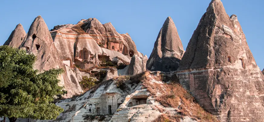 Formaciones rocosas erosionadas en Göreme, Capadocia, Turquía