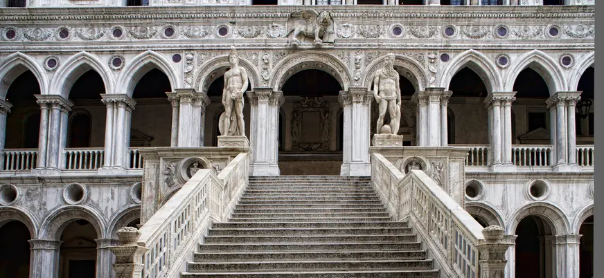 Escalinata interior del Palacio Ducal de Venecia