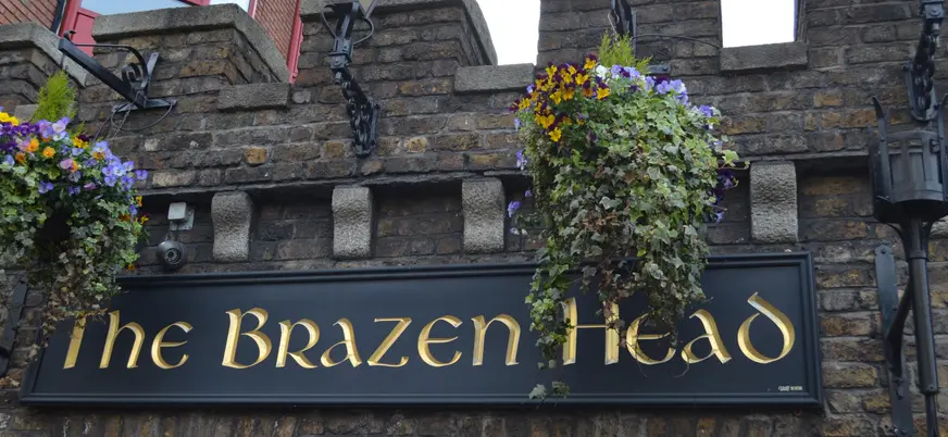 Nuestro paseo termina en The Brazen Head, el pub más antiguo. de Dublín.