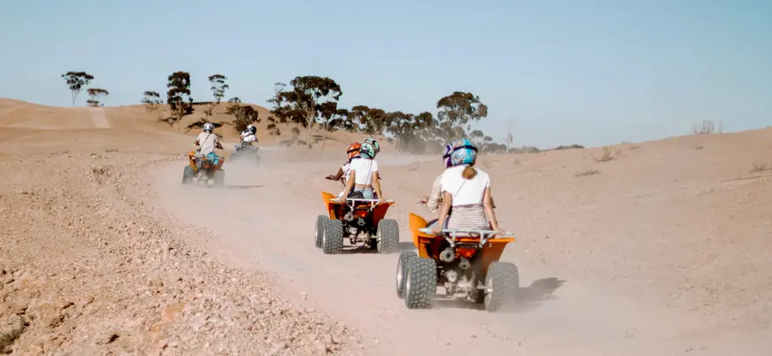 Ruta guiada en quad por terrenos del palmeral de Marrakech, Marruecos