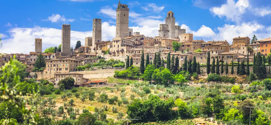 Panorámica de San Gimignano, ubicado en la provincia de Siena. Pueblo medieval que destaca por sus torres