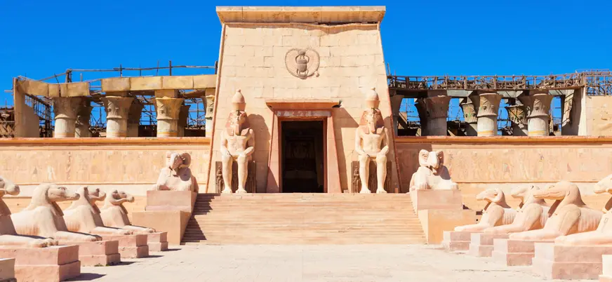 Escenario cinematográfico en Atlas Studios de Ouarzazate, Marruecos