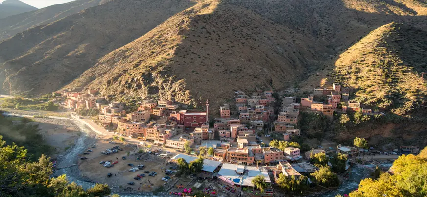 Vista panorámica del valle de Ourika y Setti Fatma en las montañas del Atlas, Marruecos