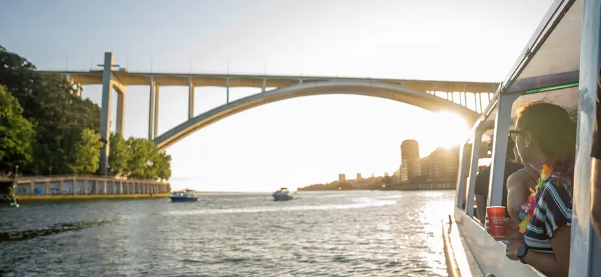 Paseo en barco al atardecer por la Ribeira do Porto.
