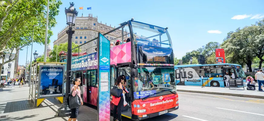 Autobús turístico de Barcelona con paradas para subir y bajar libremente