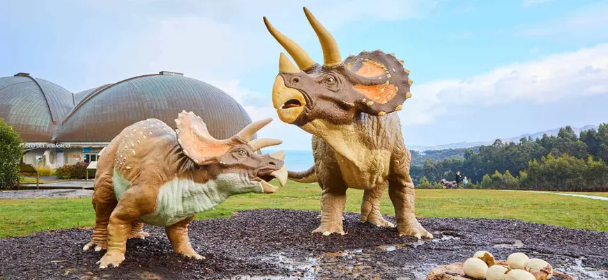 Dinosaurios del Museo Jurásico de Asturias en Colunga, Asturias