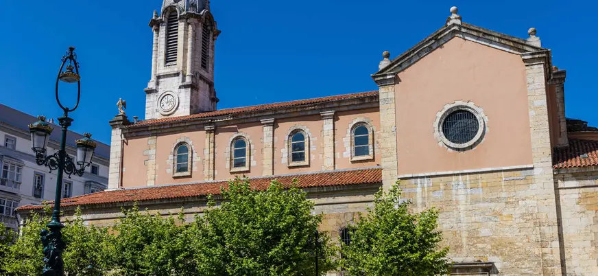 Iglesia de San Francisco en el centro de Santander, Cantabria