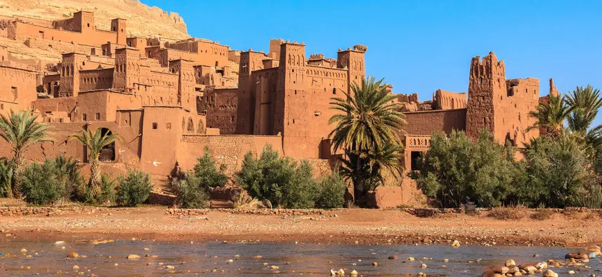Kasbah de Ait Ben Haddou junto al río en el sur de Marruecos