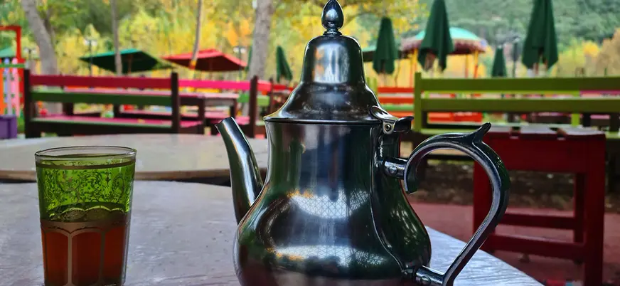Té marroquí servido en Setti Fatma, valle del Ourika