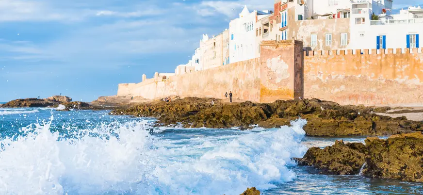 Muralla y casco antiguo de Essaouira junto al Atlántico, Marruecos