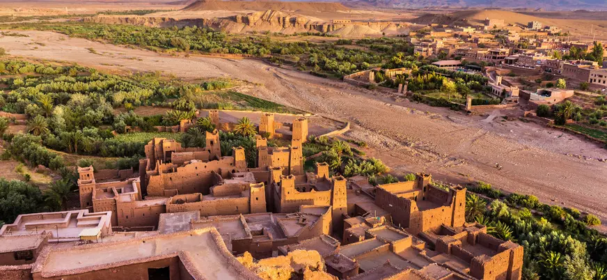 Vista panorámica de Ait Ben Haddou, puerta del desierto en Marruecos