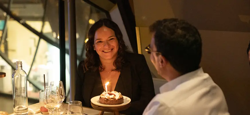 También es idóneo para celebrar alguna ocasión especial, como un cumpleaños, un aniversario o, incluso, una pedida de mano. Más romántico, imposible.