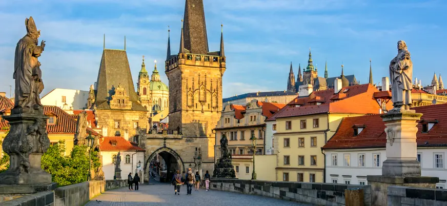 Puente de Carlos con vistas a Malá Strana y al Castillo de Praga