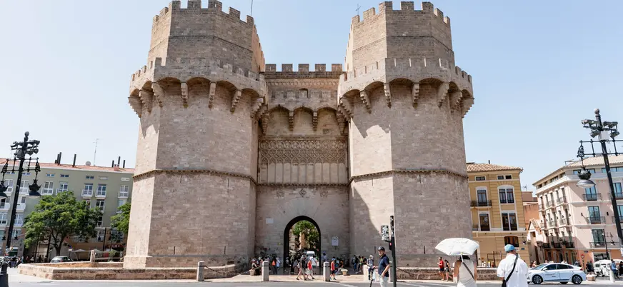 Las Torres Serranos nacen como defensoras de uno de los accesos más usados de la Valencia antigua.