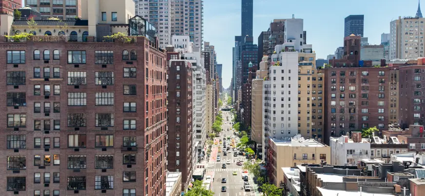 Avenida de Manhattan rumbo al Alto Manhattan, Nueva York