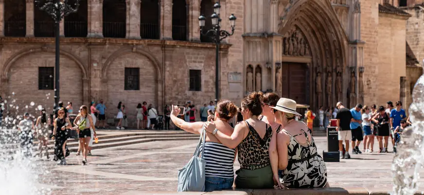 Un tour privado a pie por Valencia es una opción perfecta para descubrir la Ciudad del Turia con tus personas favoritas, con amigos o en familia.