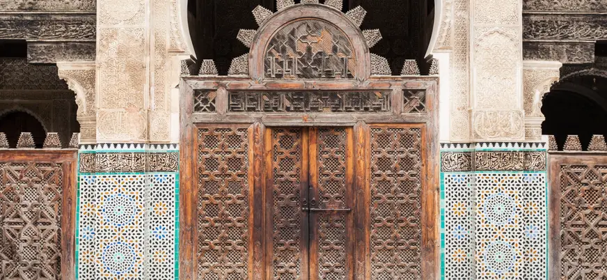 Puerta de la Medersa Ben Youssef en Marrakech