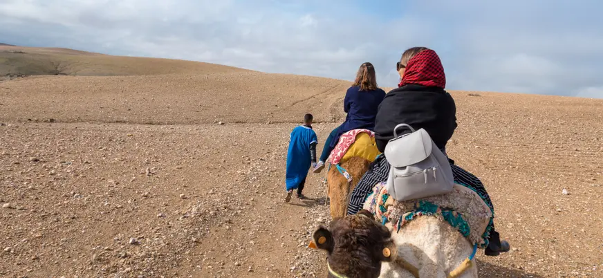 Paseo en camello por el desierto de Agafay cerca de Marrakech