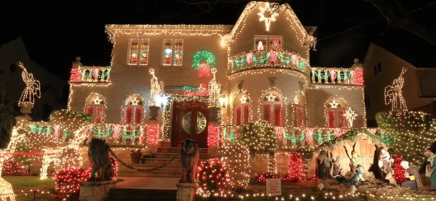 Casa iluminada por Navidad en Dyker Heights, Brooklyn, Nueva York