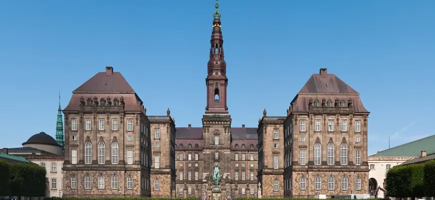 Exterior del palacio Christiansborg en Copenhage, Dinamarca