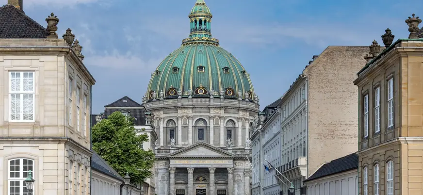 Vista frontal de la iglesia de Mármol en Copenhague, Dinamarca