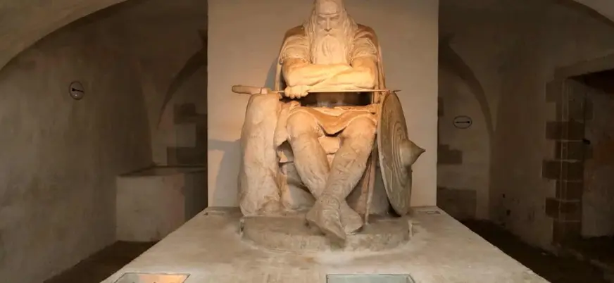 Estatua de Holger Danske en el interior del Castillo de Kronborg, Helsingør