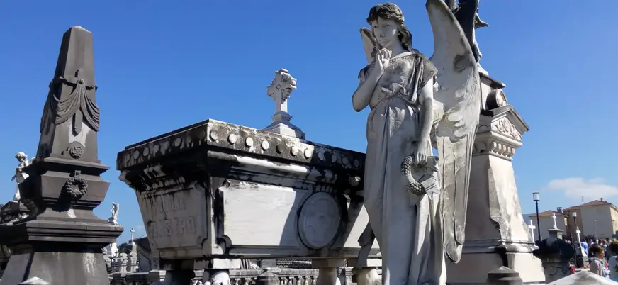 Ángel del Pensamiento en el cementerio de La Carriona, Avilés, Asturias