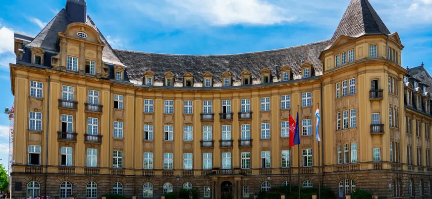 El ayuntamiento es otro de los imprescindibles que no puede faltar en este tour privado.