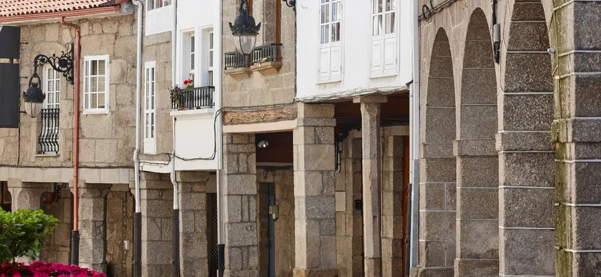 Podrás contemplar la arquitectura local en las calles del centro.