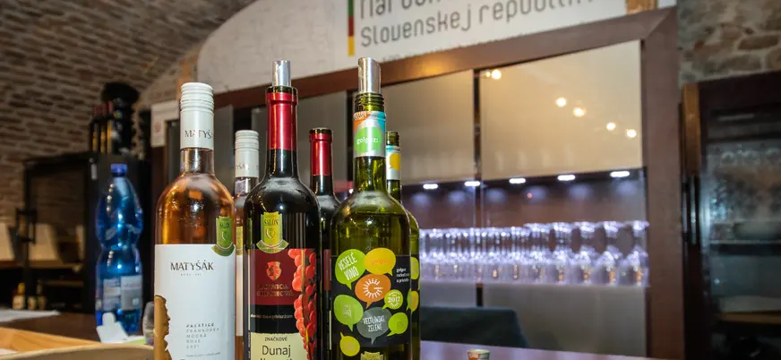 Selección de vinos locales bratislavos para la cata.