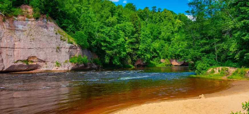 El Parque Nacional de Gauja alberga impresionantes acantilados.