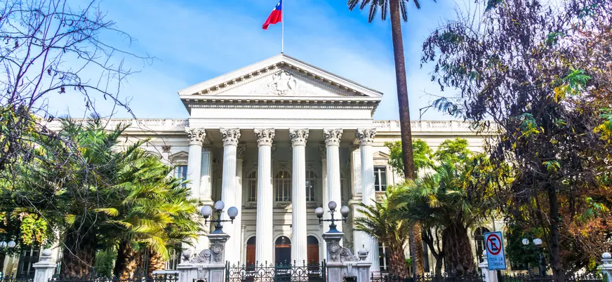 Ex-Congreso Nacional de Santiago de Chile, otro de los lugares por los que pasa este recorrido.