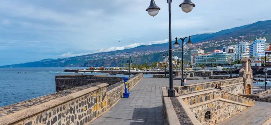 La Batería de Santa Bárbara es una fortificación a pie de mar que data del siglo XVIII.