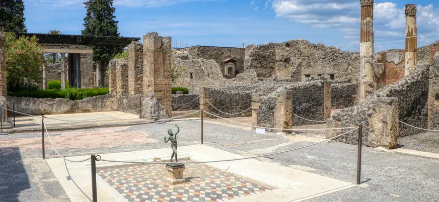Casa Fauno, uno de los lugares más famosos de Pompeya, que verás en esta excursión desde Roma.