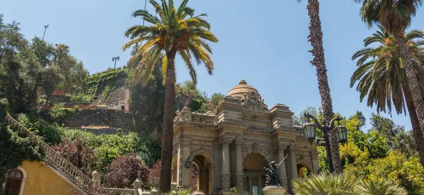 Cerro de Santa Catalina, con la Fuente de Neptuno, que ofrece vistas a la ciudad.