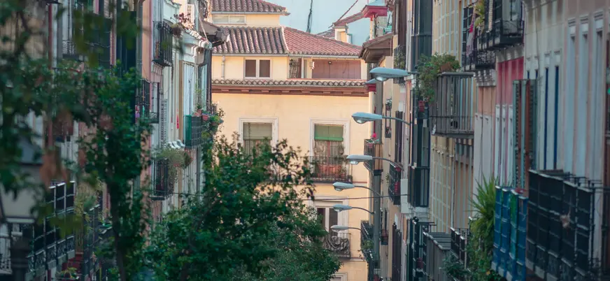 Edificios del barrio de Malasaña, uno de los más alternativos de la capital.
