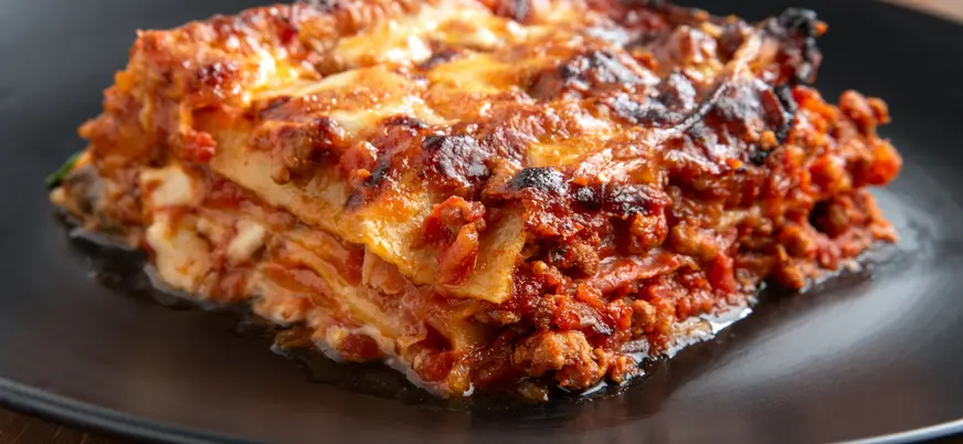 Dentro de las opciones de la degustación, una de ellas es esta lasaña boloñesa.