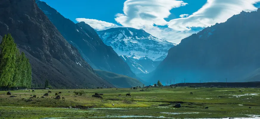 Los paisajes de la región del Cajón de Maipo son conocidos la belleza de la Cordillera de los Andes.