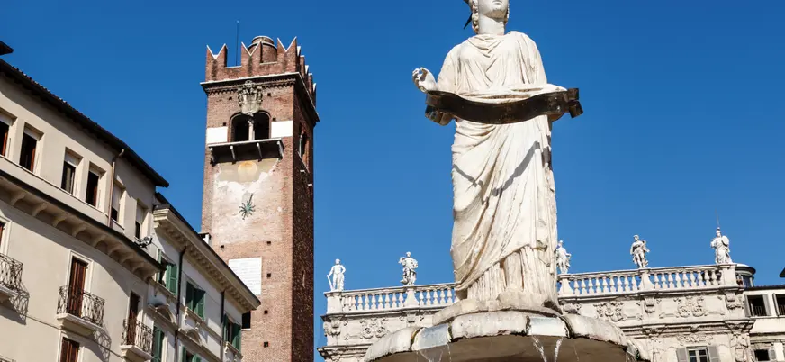 En la Plaza de los Señores encontrás esculturas que esconden un importante legado de la historia.
