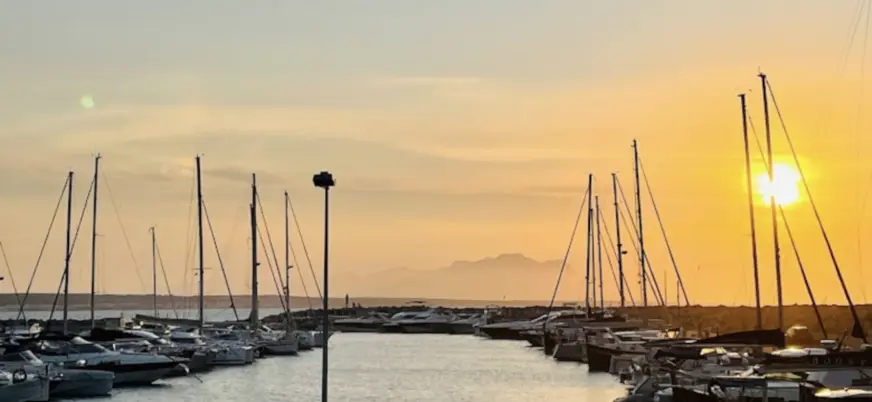 Atardecer desde el puerto de Can Picafort, donde comienza esta actividad.