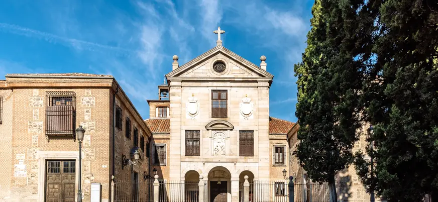 El Covento de la Encarnación es uno de los lugares sagrados que visitaremos en este free tour de lnquisición española.