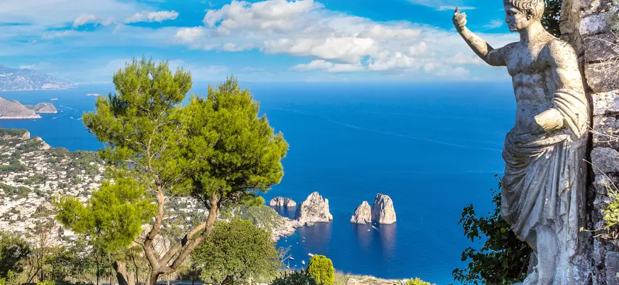 Monte Solero, al que se puede subir en telesilla, que no puede faltar en tu tour por Capri y Anacapri.