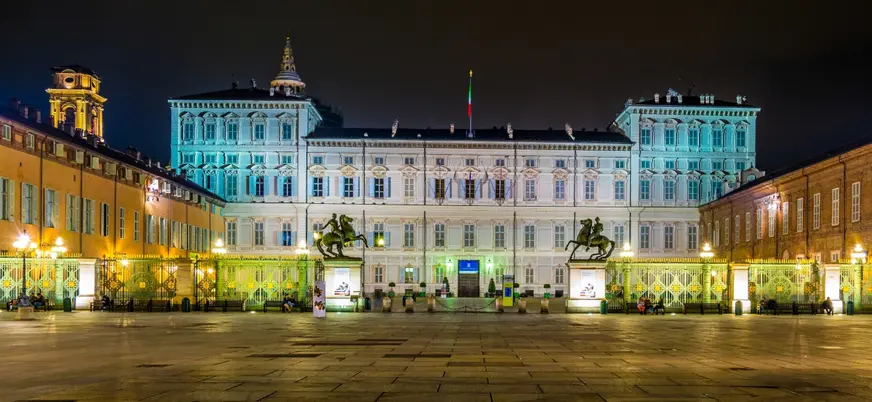Durant el recorrido guiado pasaremos por delante del Palazzo Reale.