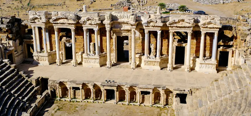 Teatro antiguo de Hierapolis, uno de los principales puntos turísticos de esta zona.