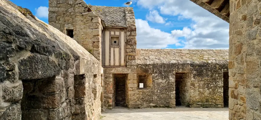 Calles y arquitectura que recorrerás durante el paseo por este rincón francés.