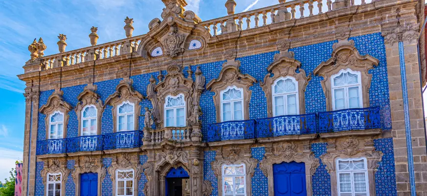 La Casa do Raios, una de las más importantes muestras de arquitectura civil palaciega.