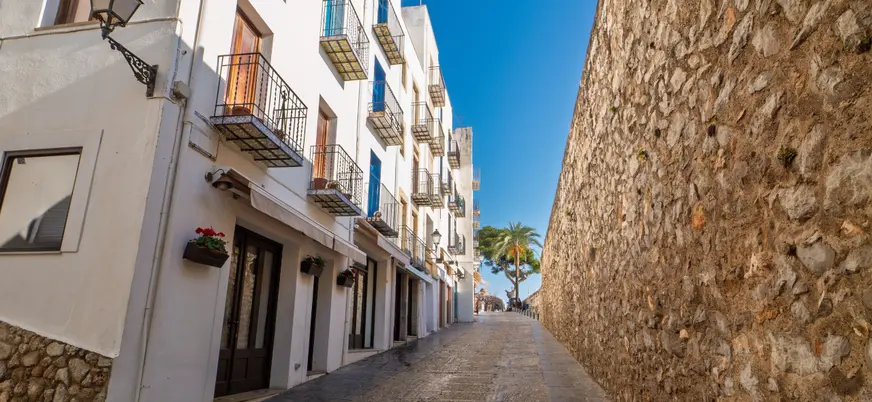 Calles del centro histórico de Peñíscola, localidad enclavada en Castellón, en la costa mediterránea.